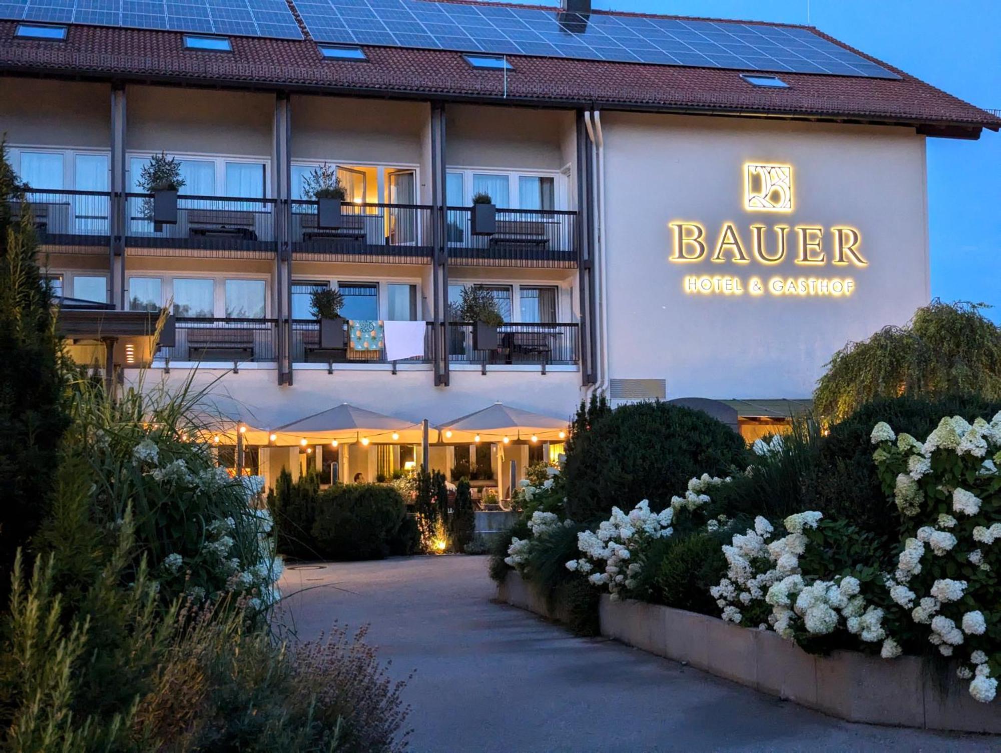 Bauer Hotel Und Restaurant Feldkirchen  Bagian luar foto