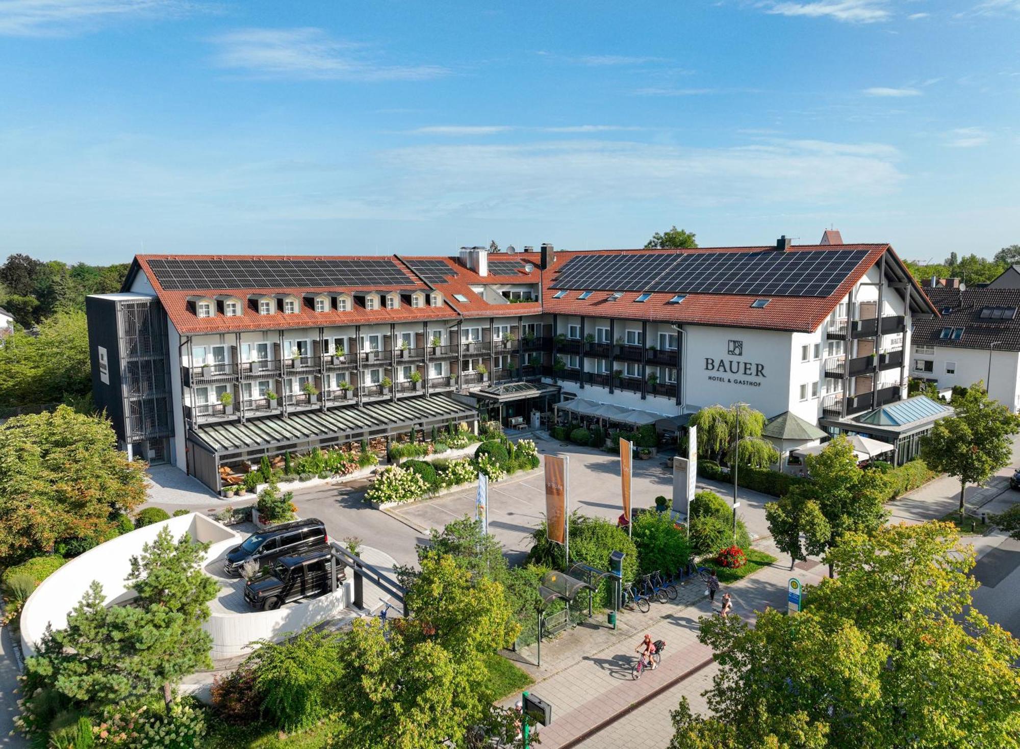 Bauer Hotel Und Restaurant Feldkirchen  Bagian luar foto